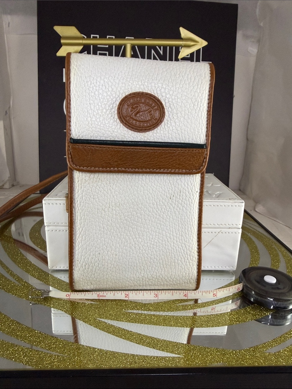Dooney & Bourke White and Brown Pebbled Leather Crossbody Phone Pouch - Picture 3 of 7